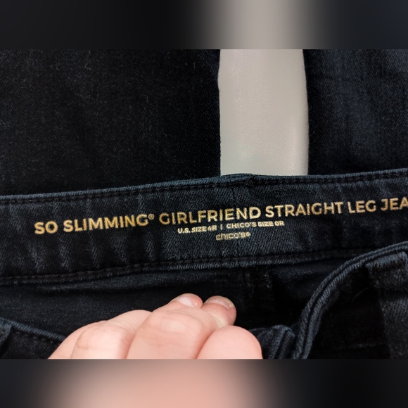 CHICOS So Slimming Girlfriend Straight Leg Designer Black Comfy Jeans (#1,405) - Picture 2 of 6